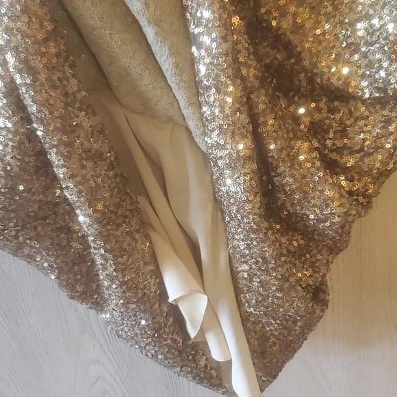 Alice + Olivia Very Flashy Golden Colored Glitter ✨️ Top - Picture 4 of 5